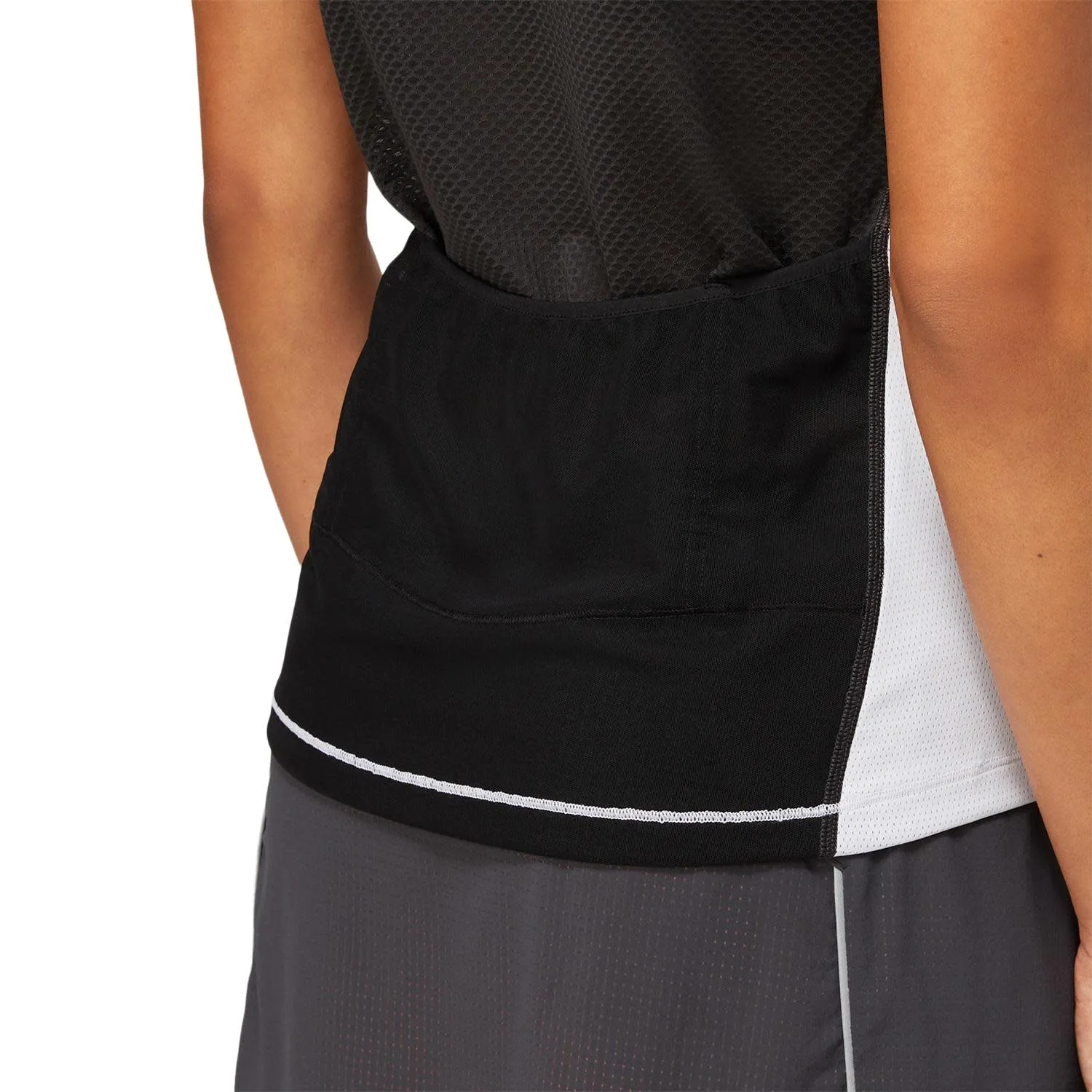 Asics Women&#x27;s Fujitrail Top Graphite Grey/Brilliant White | Buy Asics Women&#x27;s Fujitrail Top Graphite Grey/Brilliant White here | Outnorth