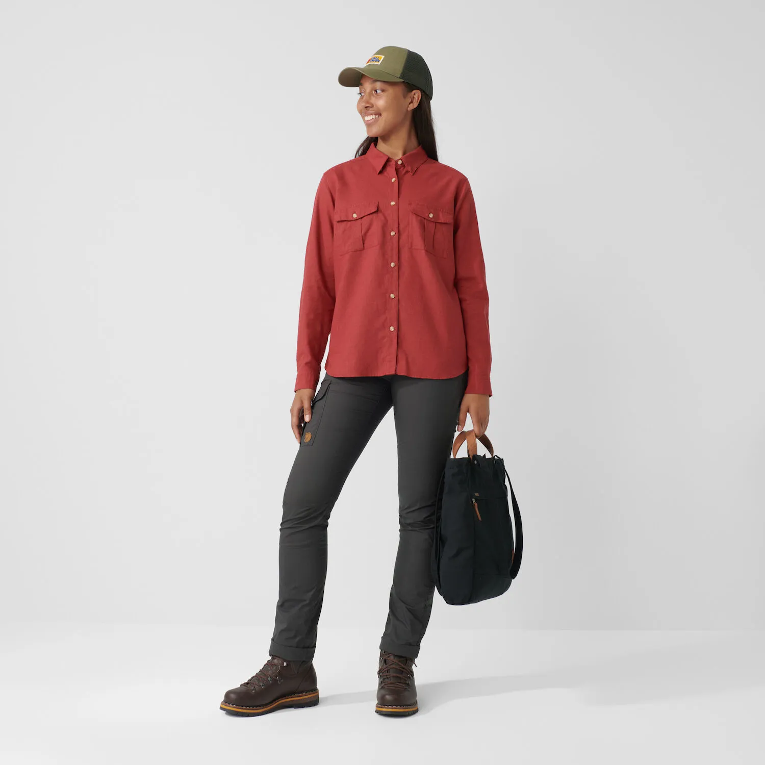 Fjällräven Women&#x27;s Övik Travel Shirt Long Sleeve Raspberry Red | Buy Fjällräven Women&#x27;s Övik Travel Shirt Long Sleeve Raspberry Red here | Outnorth