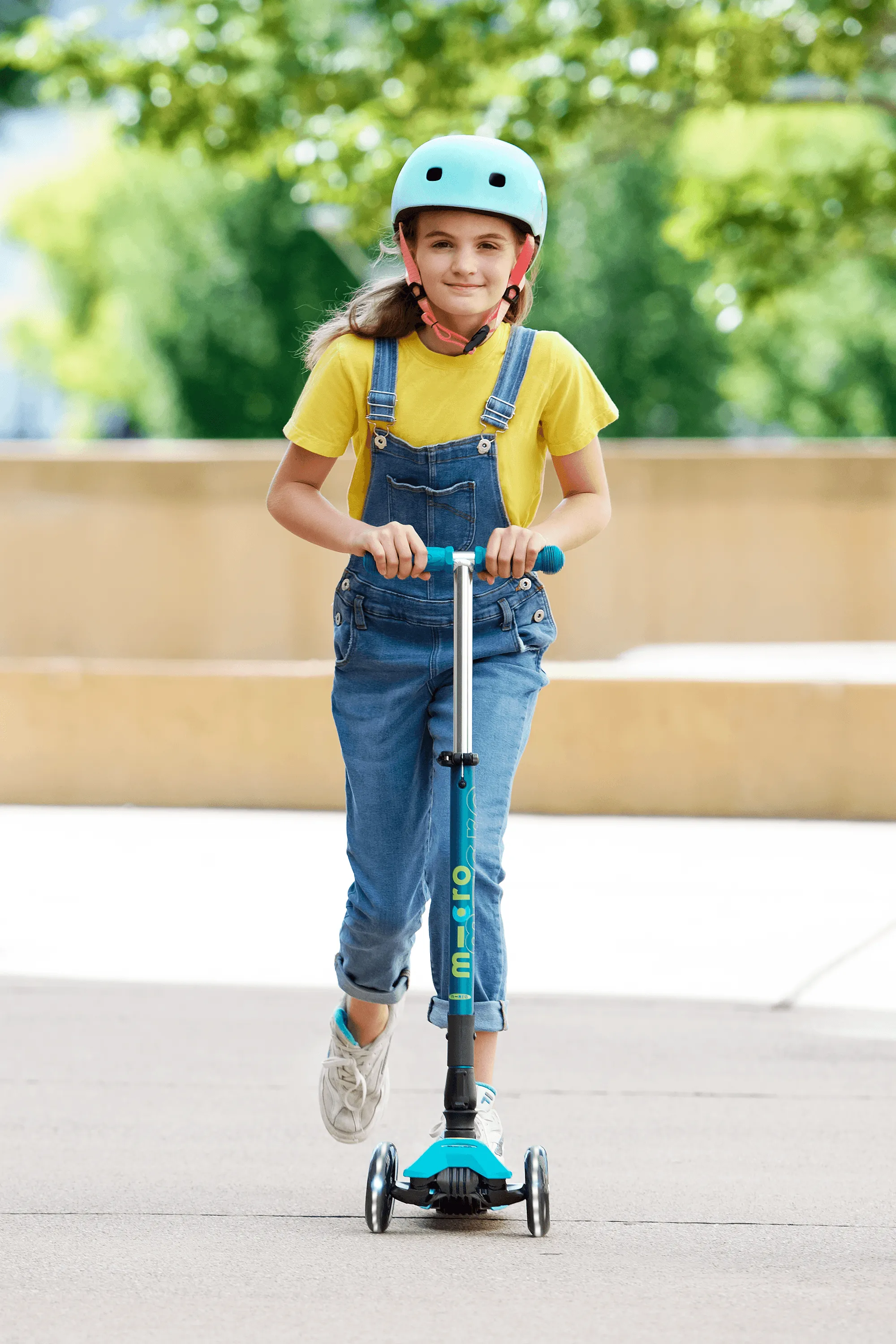 Maxi Deluxe Foldable LED Scooter
