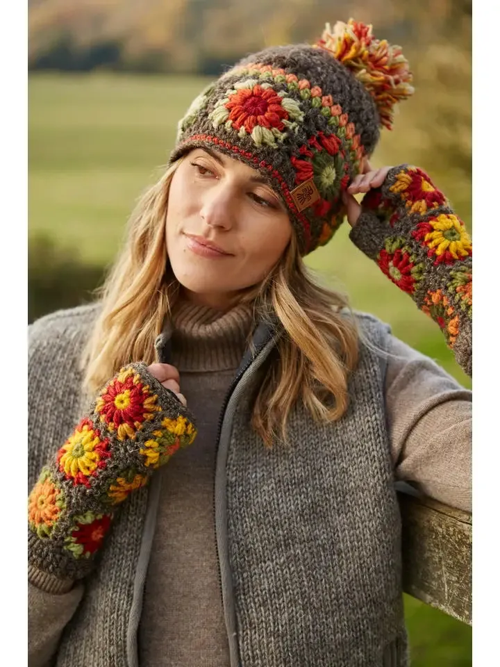 WOODSTOCK BOBBLE BEANIE